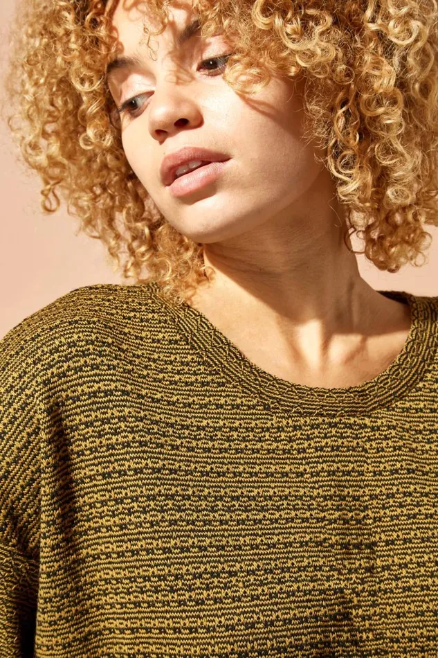Amber Textured Top With Necklace Women Roman Tops