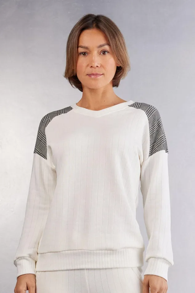 Intimissimi Long Pajamas Women Royal Elegance Long Sleeve VNeck Top White 730i 8211 Cream Intimissimi Long Pajamas Women Royal Elegance Long Sleeve VNeck Top White 730i 8211 Cream
