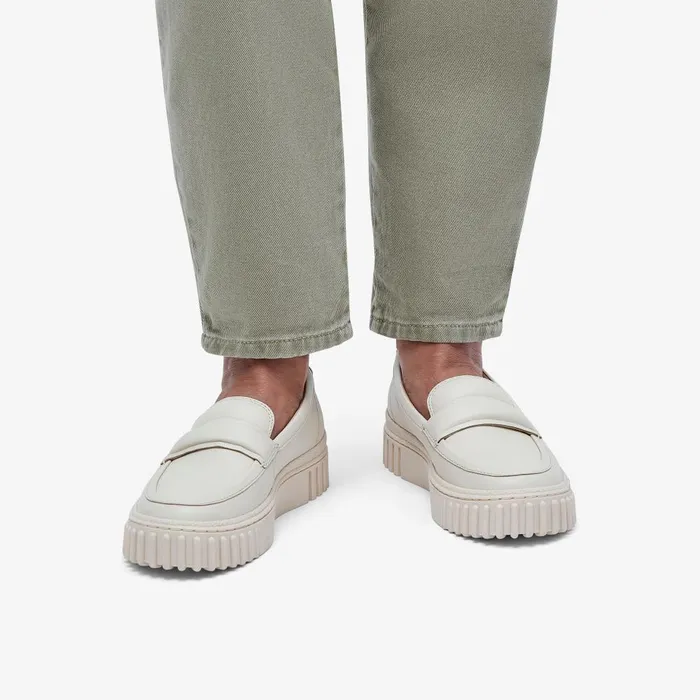 Mayhill Cove Cream Leather Women Clarks SlipOns
