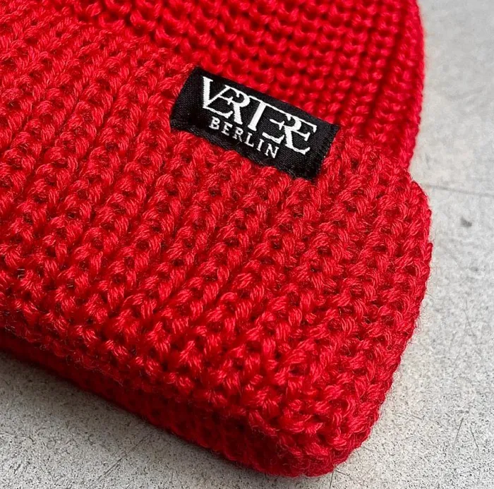MenWomen BEANIES CAPS and SCARVES Vertere Berlin SHORT WOOL BEANIE FUSE 8211 RED