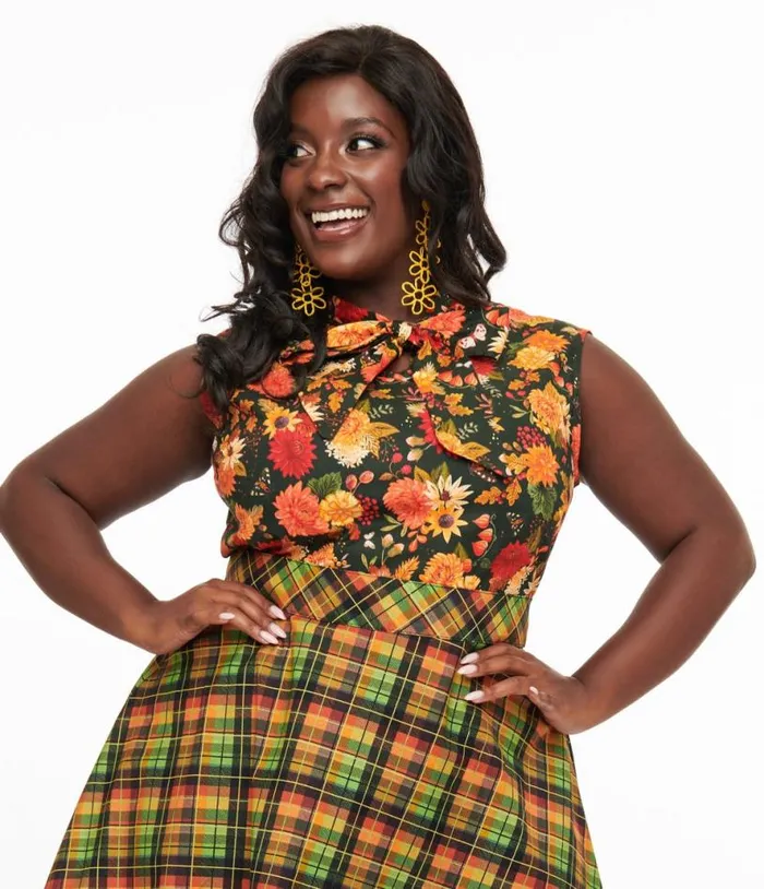 Retrolicious Plus Size 1950s Dark Green Autumn Floral Cotton Bow Top ClothingPlus Unique Vintage Blouses