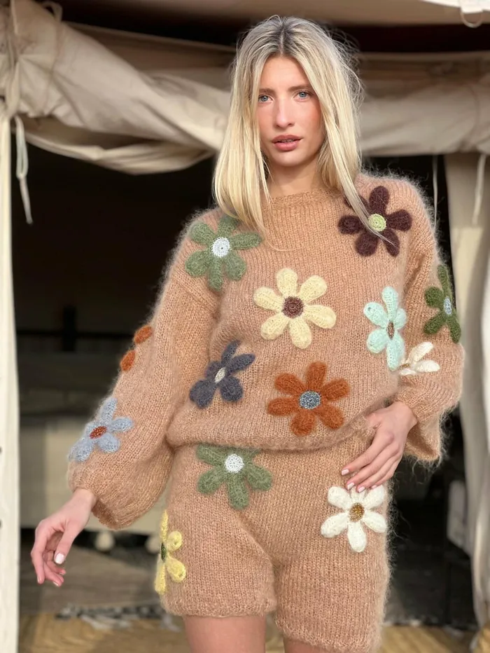 Sweaters Women Rose Carmine SWEATER FREE FLOWERS BEIGE