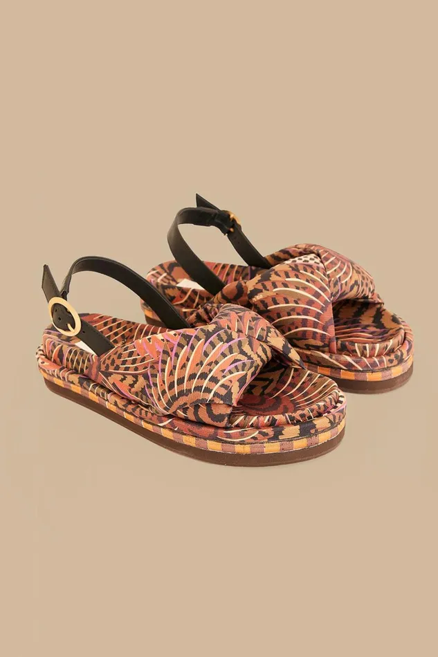 Women Caramel Macawmouflage Puffy Flat Sandal Macawmouflag Caramel FARM Rio Sandals Women Caramel Macawmouflage Puffy Flat Sandal Macawmouflag Caramel FARM Rio Sandals